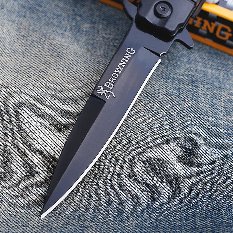 With a high-strength sharp folding knife, a small knife in the field for a life