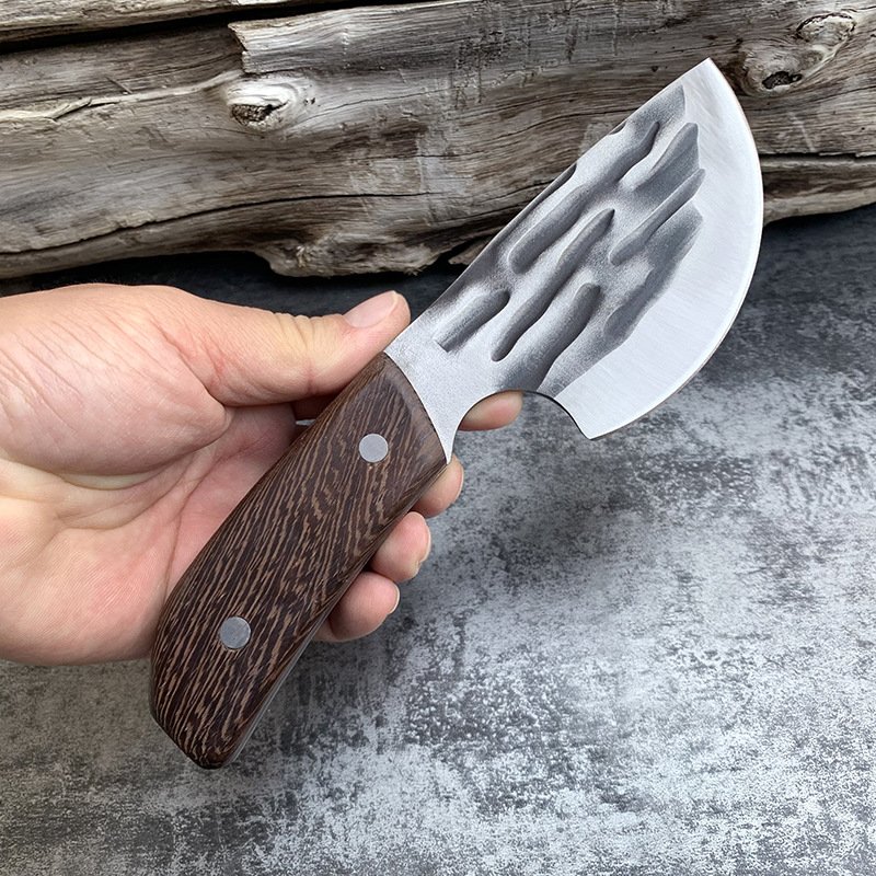 A high-strength camping jungle with a tactical knife and a field survival knife to defend itself