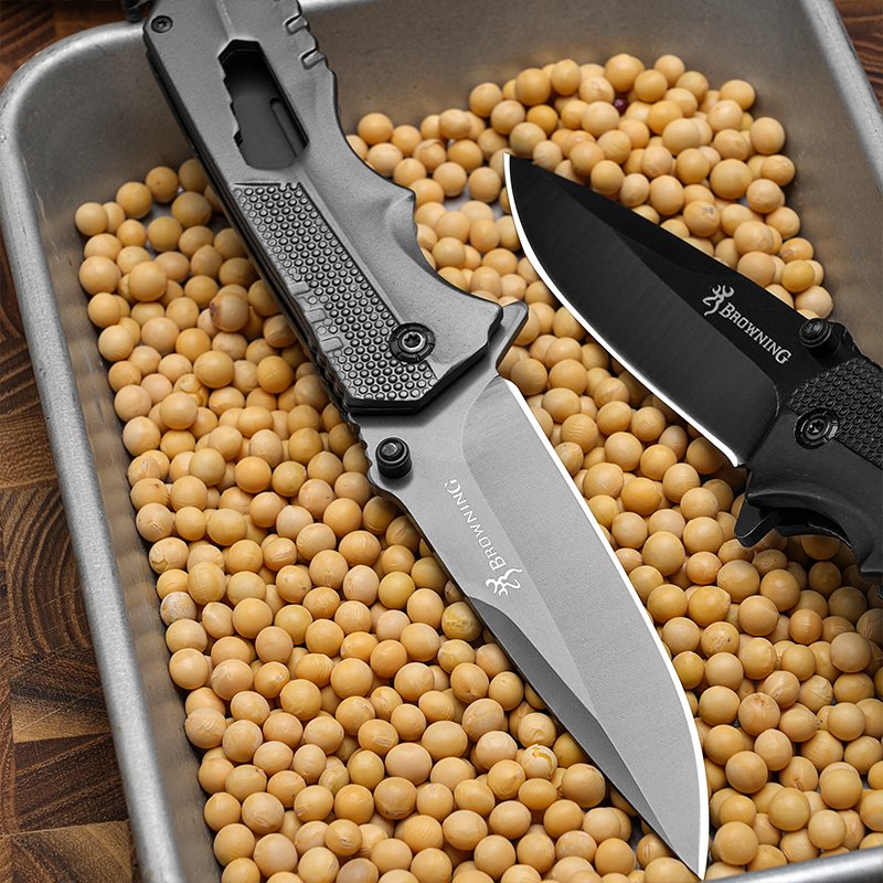 The Bronning High Carbon Steel Multipurpose Folder Field Camp used a lot of fruit knives and a lot of meat pocket knives
