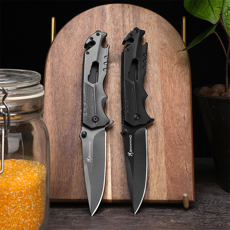 The Bronning High Carbon Steel Multipurpose Folder Field Camp used a lot of fruit knives and a lot of meat pocket knives