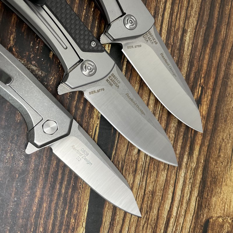The field camp with a high-heavy folding knife carries a sharp blade for survival, a multipurpose knife for fruit