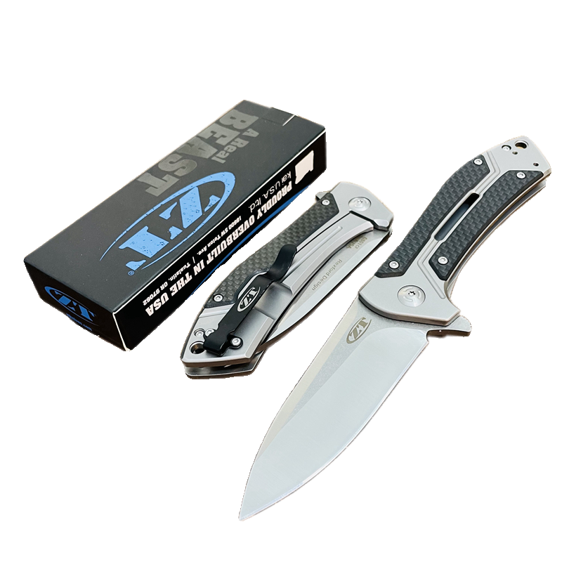 The field camp with a high-heavy folding knife carries a sharp blade for survival, a multipurpose knife for fruit