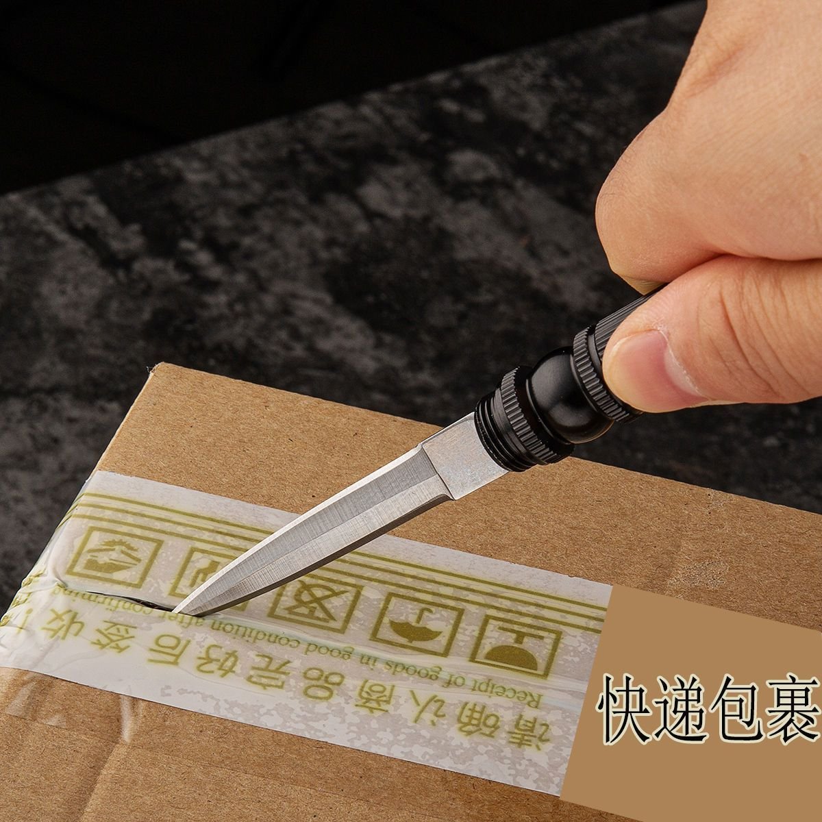 "In the open, a mini-key with a knife folding and a stainless steel truck on the field for a life."