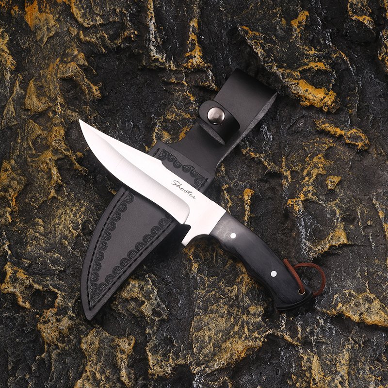 A straight-on-the-door camping fruit family with a sharp blade and a high-strength, stainless steel-protective knife