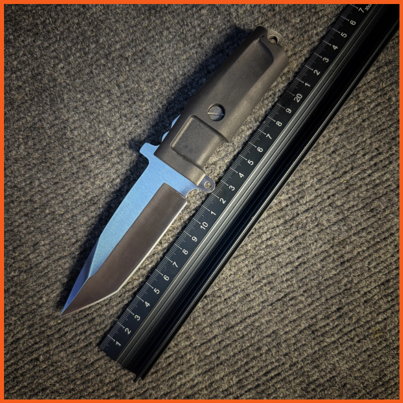 EDC HAS A HIGH-STRENGTH MULTI-PURPOSE SURVIVAL KNIFE