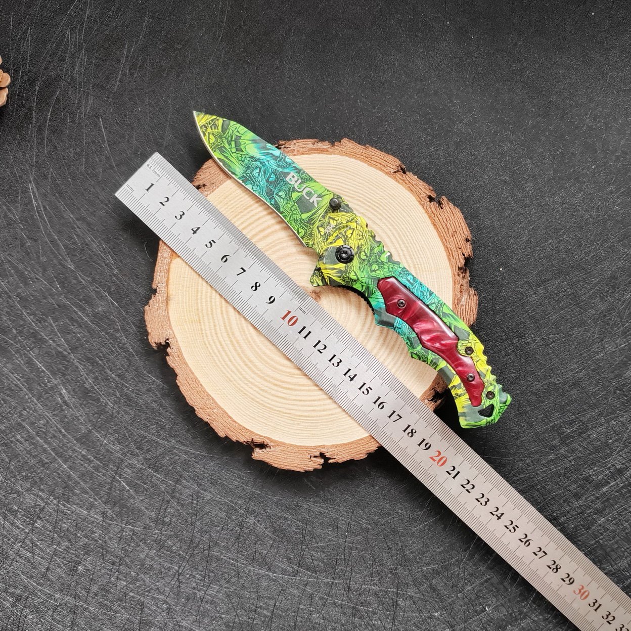 The design of the national wind painting is a new out-of-door folding of a fruit knife camp and a small foreign trade knife