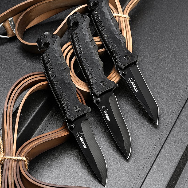 An outdoor multifunctional walk-on with a small knife, with a high-string, stainless steel and fruit cutter
