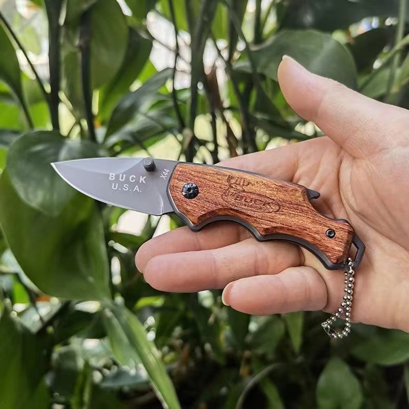 Camp camping with a small knife on the outside, multi-purpose sharp, with a very hard fruit knife