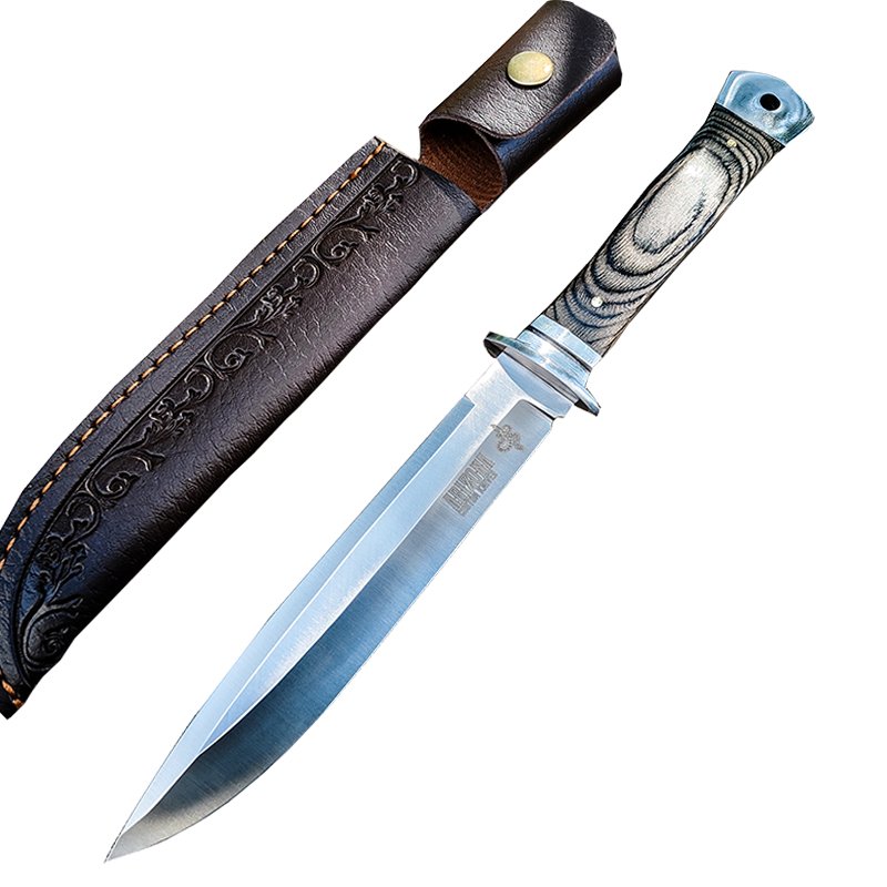 The field camp for outdoor survival uses a lot of knives with a high-strength