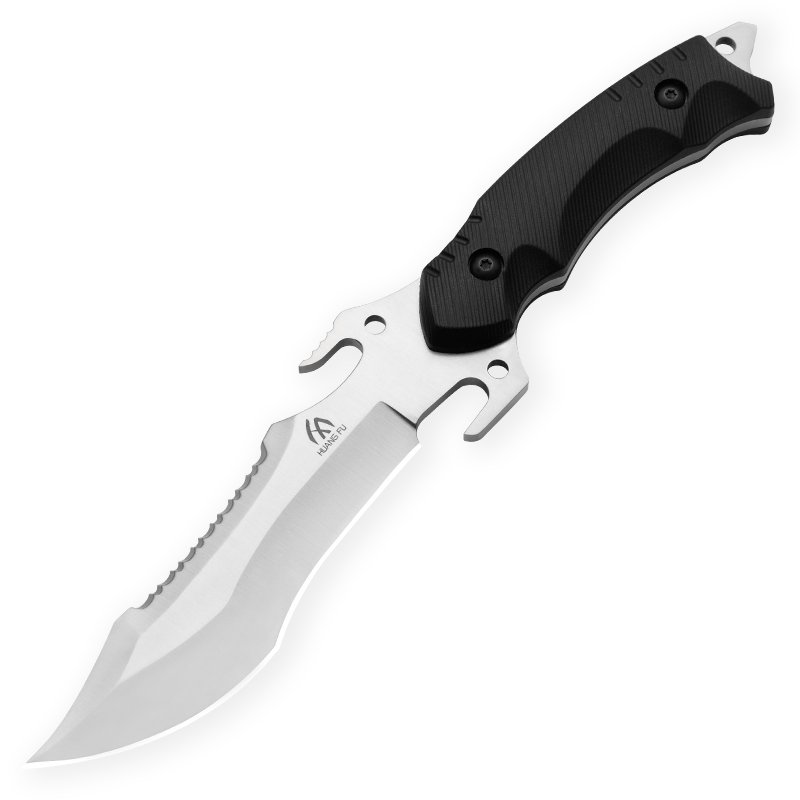 The deserters camped in the wilderness with one field knife, a small knife and a fruit knife to protect themselves