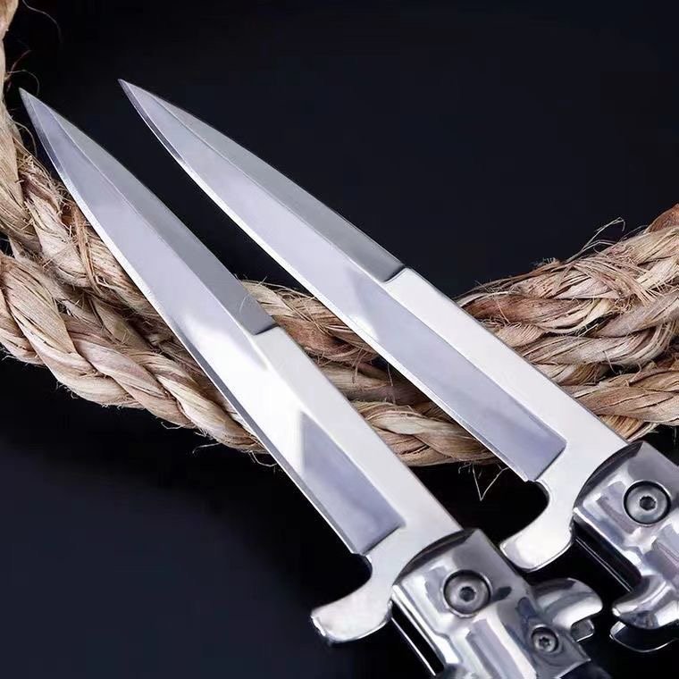 High-intensity stainless steel folding in the open