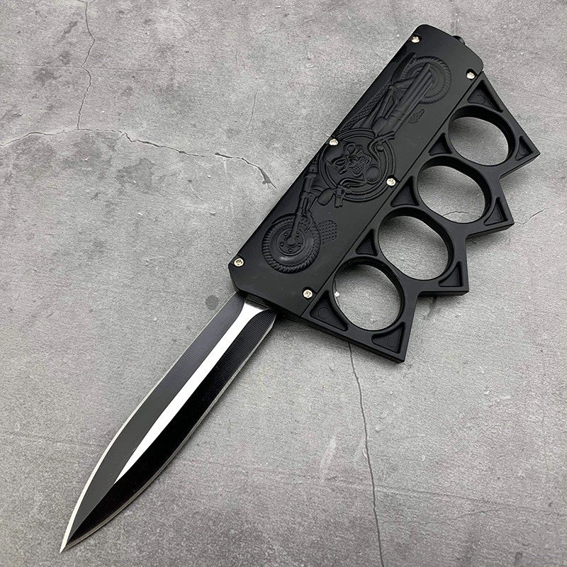 An open-air knife with a stainless steel knife and a field knife with a small knife to defend himself