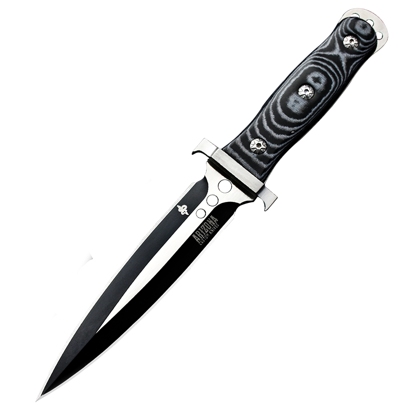 The field camp for outdoor survival uses a lot of knives with a high-strength
