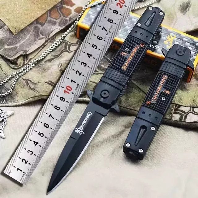 An outdoor folding knife is more effective than a first knife, and it's sharp with a fielding fruit knife