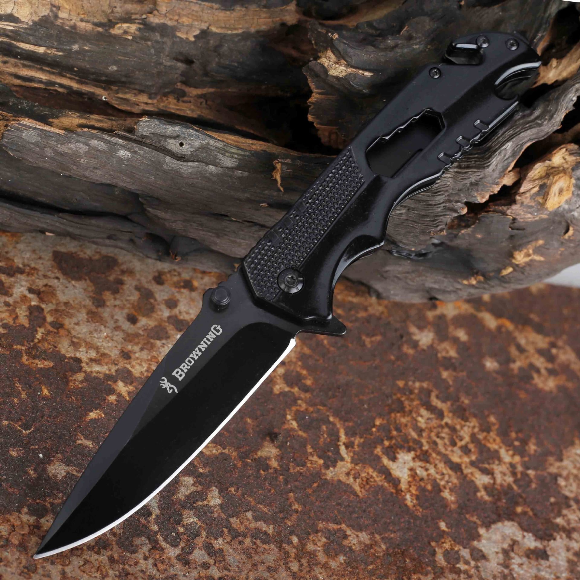 A small knife is hard enough to carry a knife with a multi-purpose folder knife and a home fruit knife