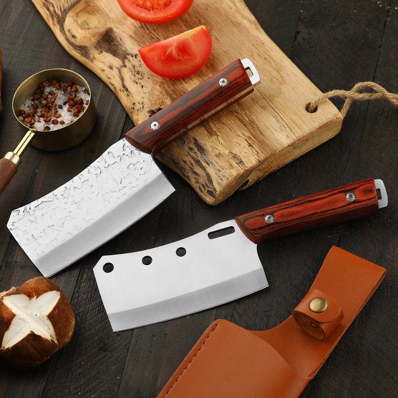 A multi-purpose outdoor camping knife, a high-strength field knife, and a mini-cruise knife to protect yourself
