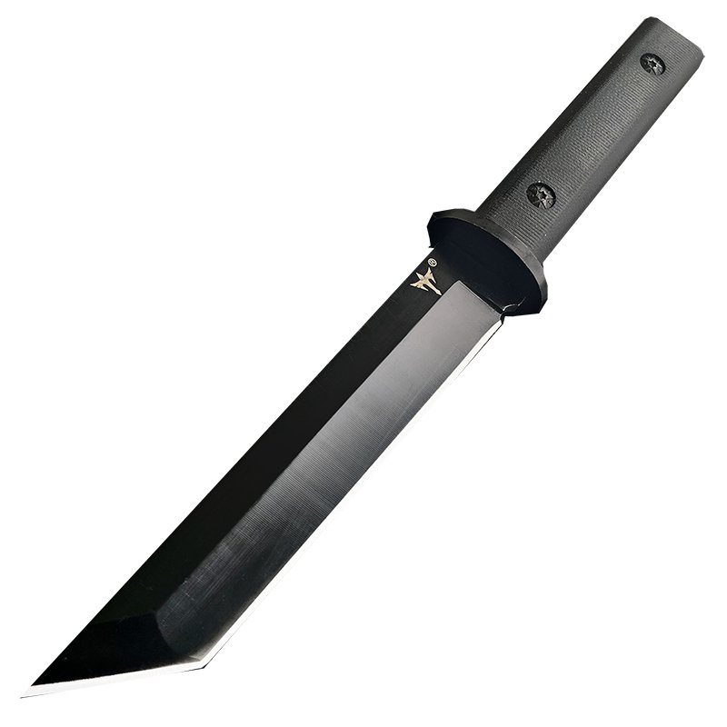 The field camp for outdoor survival uses a lot of knives with a high-strength