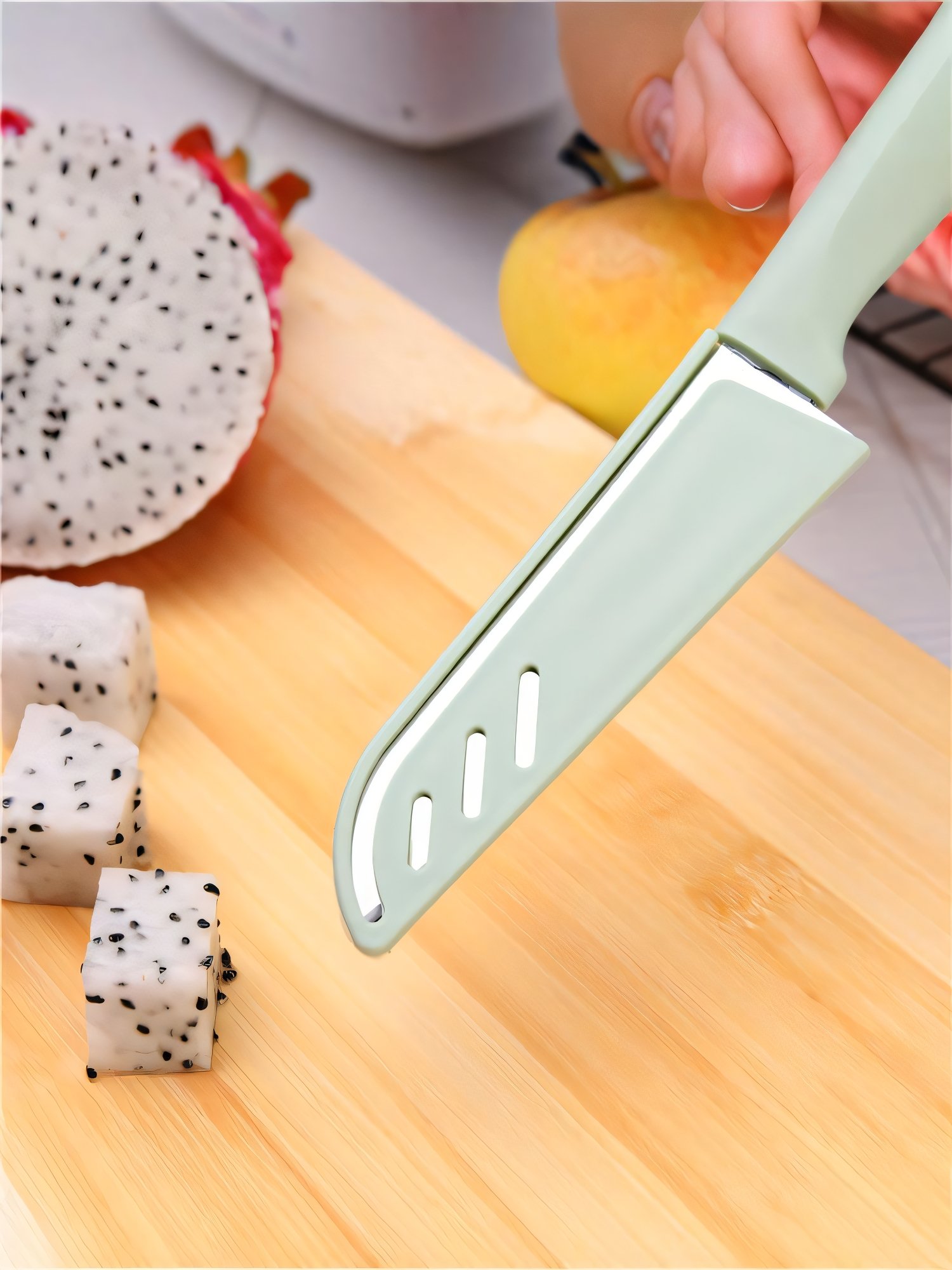 The stainless steel fruit knife multi-purpose fruit cutter and fruit cutter office uses a small knife for home use