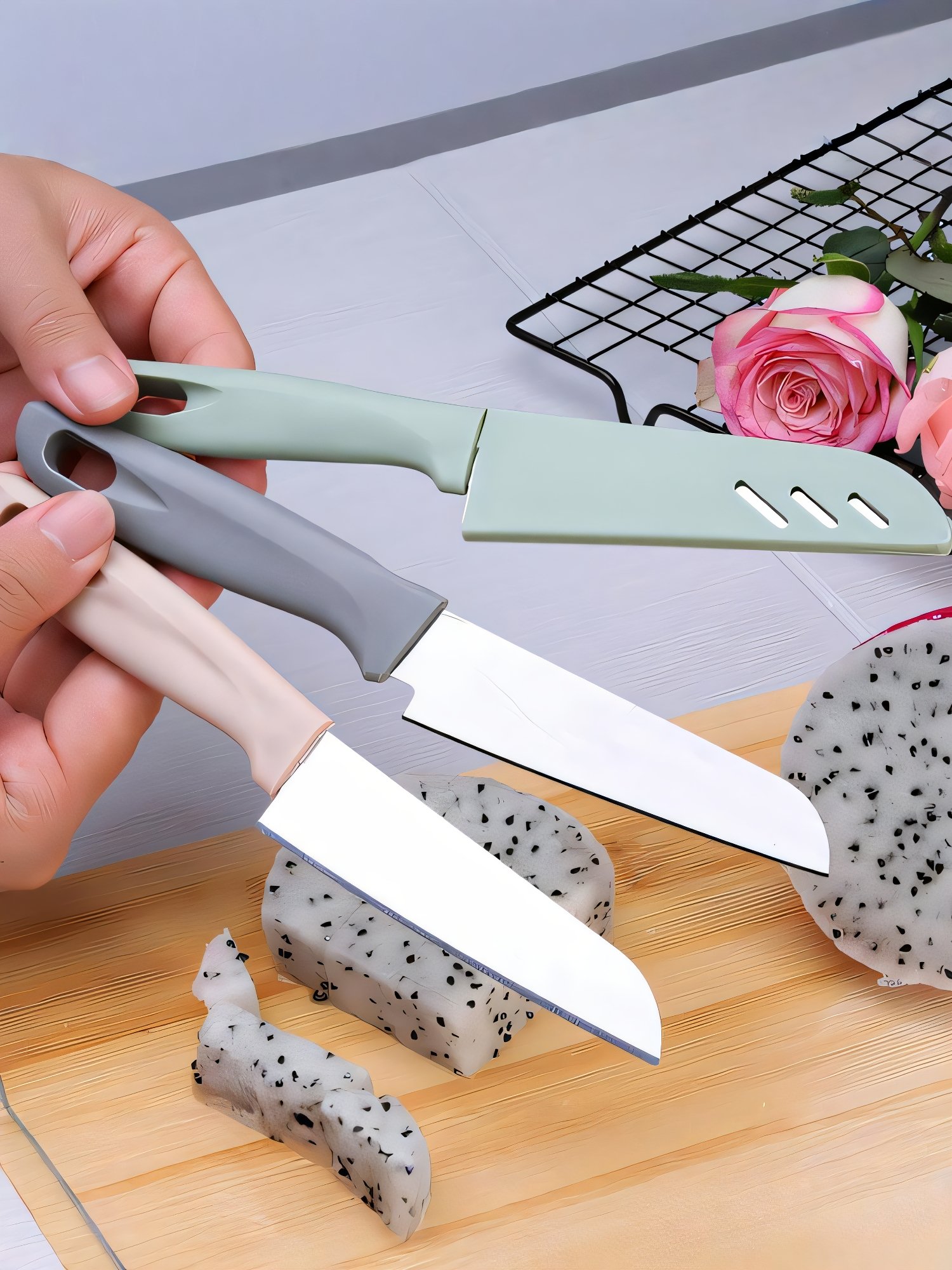 The stainless steel fruit knife multi-purpose fruit cutter and fruit cutter office uses a small knife for home use