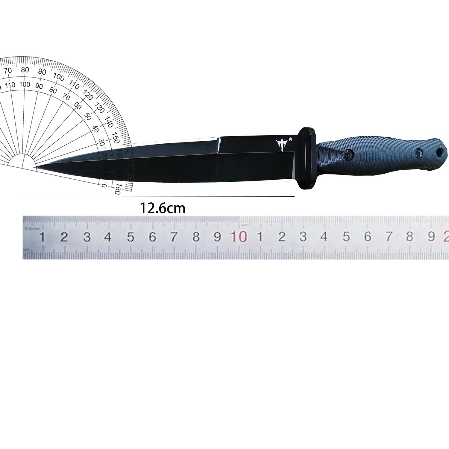 The field camp for outdoor survival uses a lot of knives with a high-strength