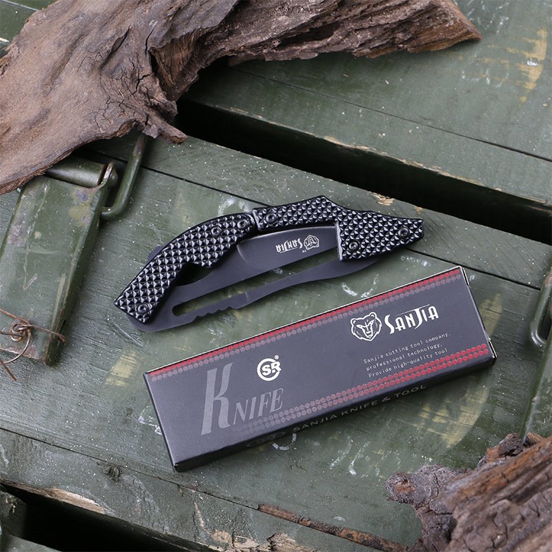 An open-air machete, a fruit and steel-free camper