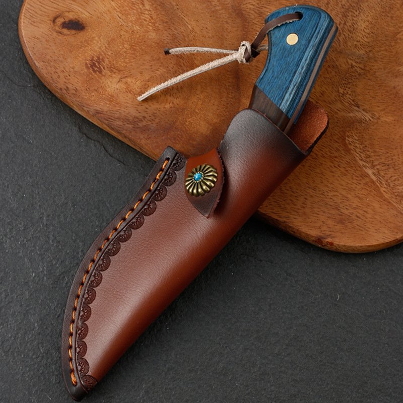 Swords and knives compared to first-hand knives for field survival