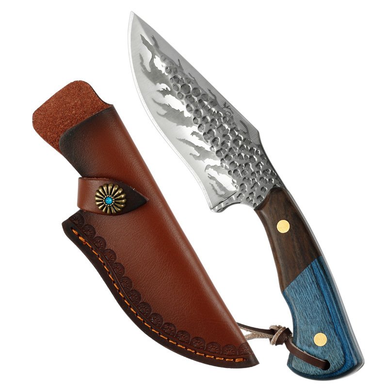 Swords and knives compared to first-hand knives for field survival