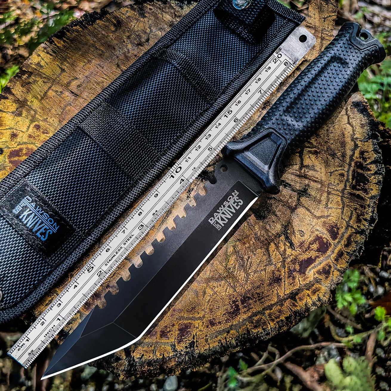 The field camp for outdoor survival uses a lot of knives with a high-strength