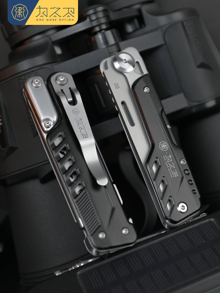 A HIGH-STRENGTH D2 STEEL FOLDING KNIFE TO SURVIVE THE SWISS MILITARY KNIFE FOR THE SS