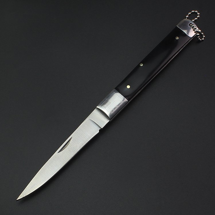 The stainless steel knife folds with a sharp knife, and the fruit knife folds with a knife outside