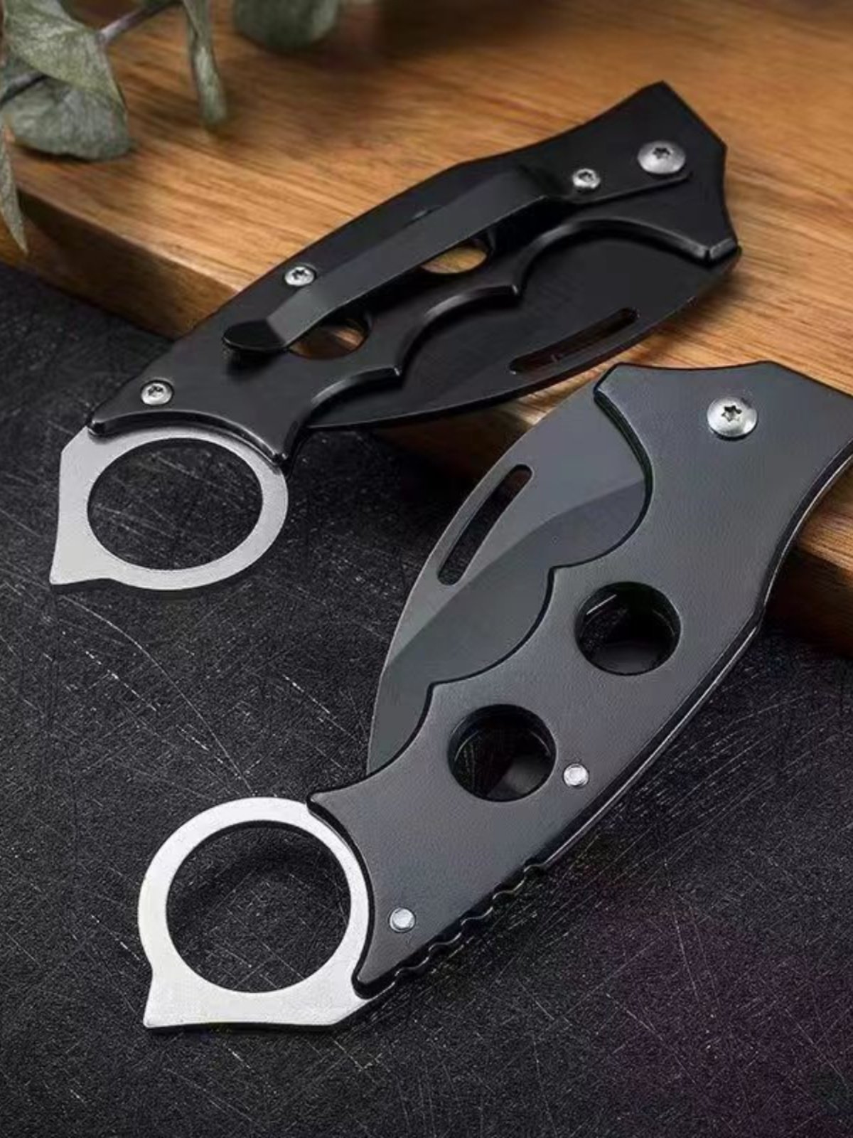A multipurpose folding knife for outdoor protection