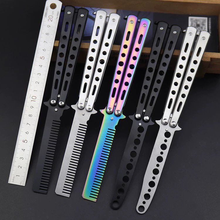 BUTTERFLY COMB, CSGO FOLDS THE BEGINNER'S HAND-WRESTLING KNIFE WITHOUT A SCRATCH ON HIS HAND
