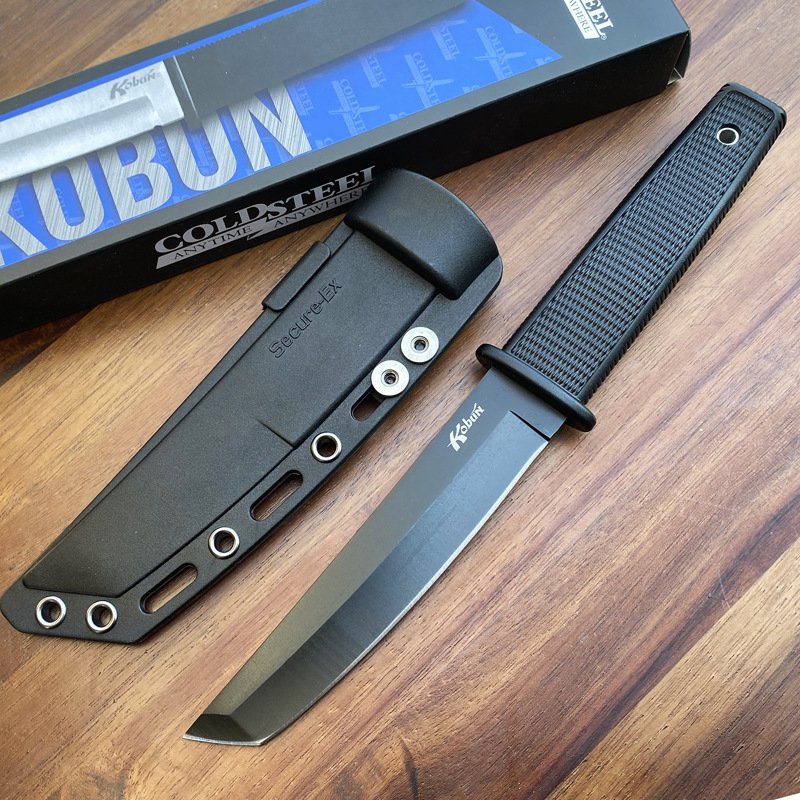 An outdoor knife with a three-American Japanese-style knife with a knife and a fruit knife with a knife