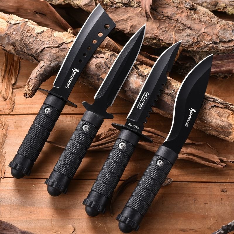 The multifunctional combination of tools carries a knife to the field, a fruit knife to the fisher's house with a knife