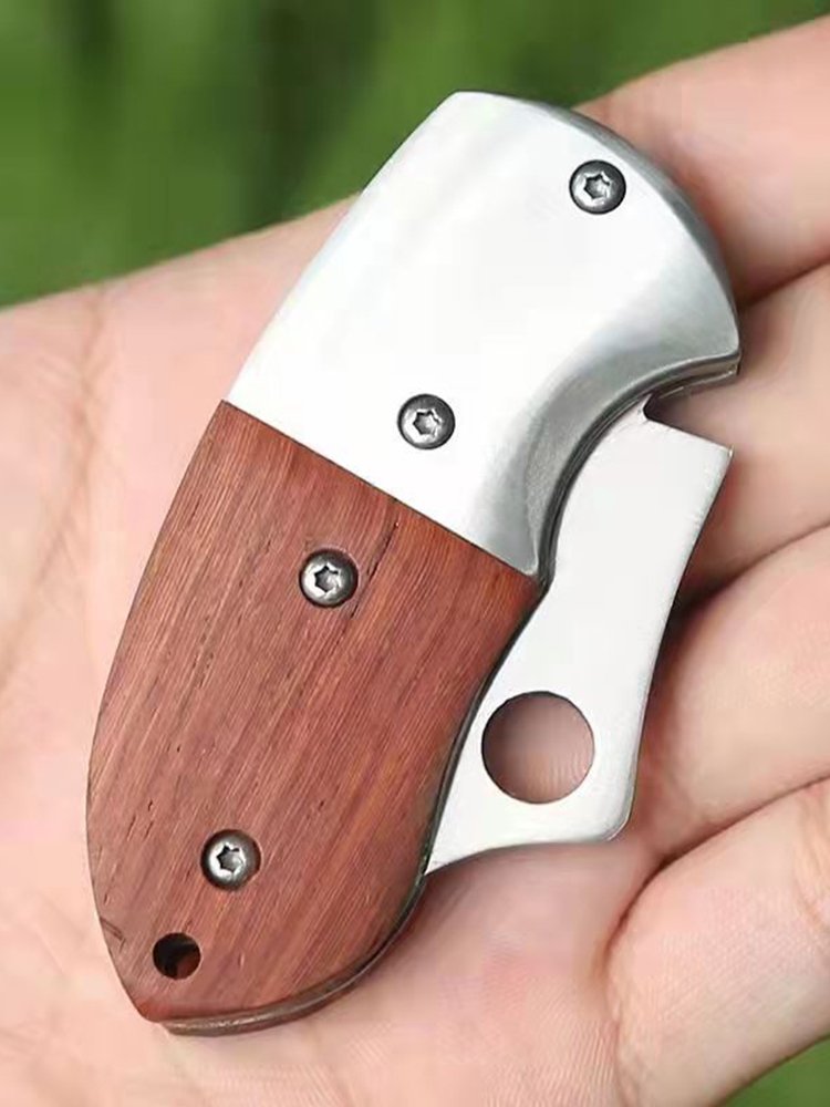 And on the outside, you can fold a fruit knife camp with a thick stainless mantis pocket knife for delivery