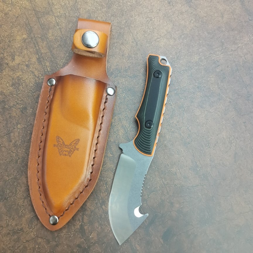 Butterfly camping in the field 15018 with a small knife and a fruit knife to fish outside the house for a sharp blade