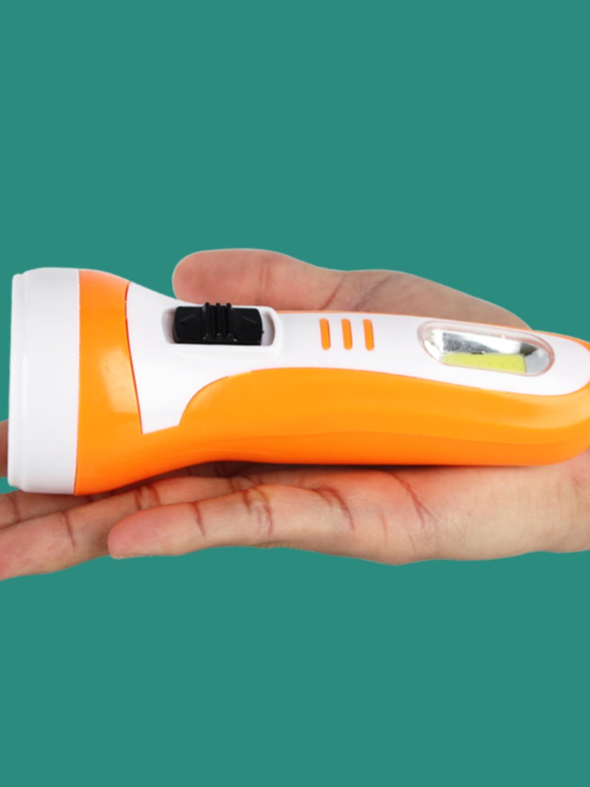 EMERGENCY FLASH FLASHLIGHTS FOR THE FIRE AT THE COB HOTEL HOTEL OUTSIDE OF LED SOLAR-CHARGED STRONG-LIGHT EMERGENCY RESPONDERS