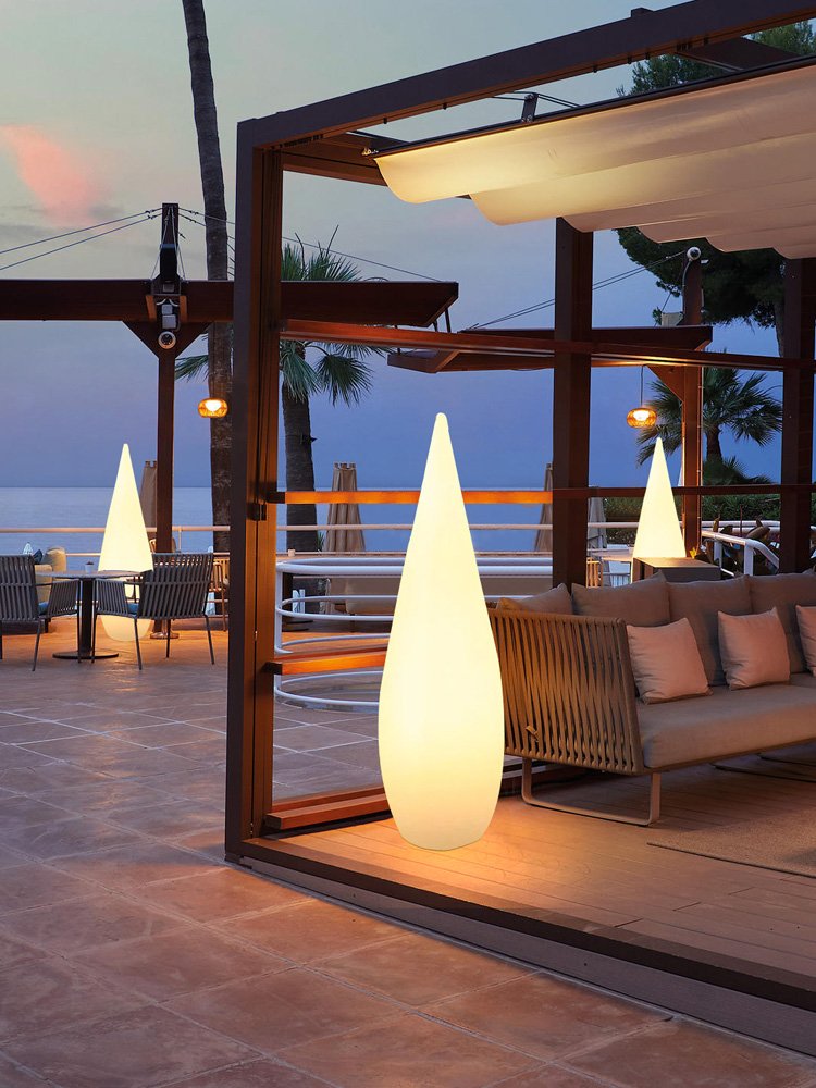 Lighted water drops on the ground, solar-air light, camp lights, red lawn lights on the waterproof network, outdoor street lights