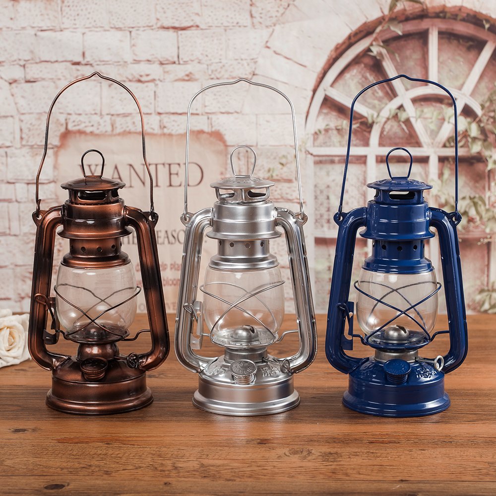 Decoration set for the old kerosene lamp and the old horse light camper