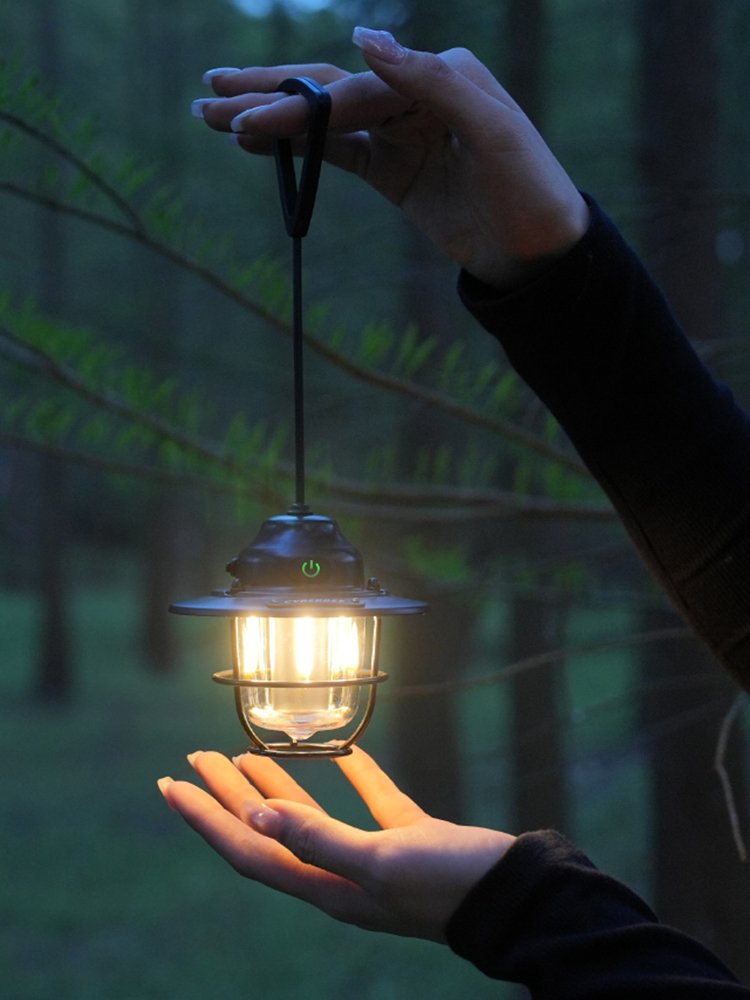 An outdoor light camping lamp with an extra long pine pine pine pine pine luman luman lantern on the roof