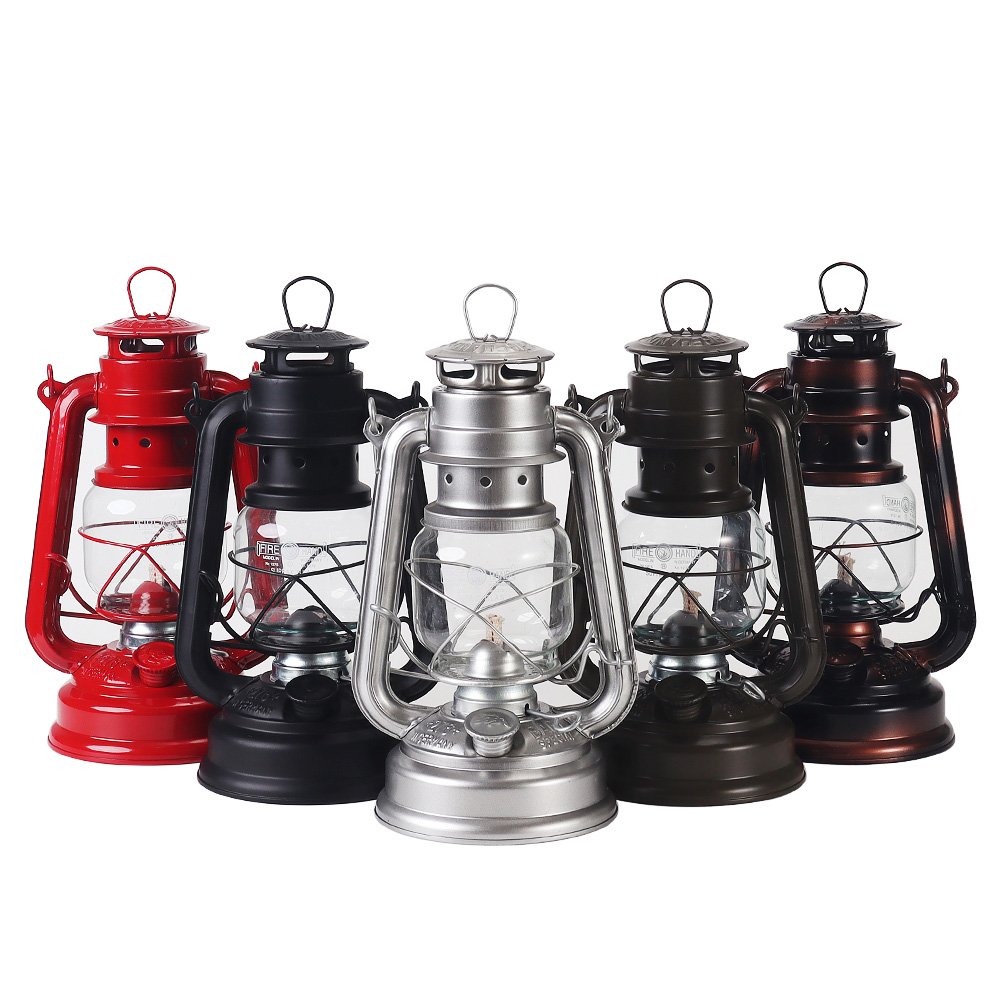 German imports of a 276-d-fired camplight from the old old old kerosene light, a camping light outside