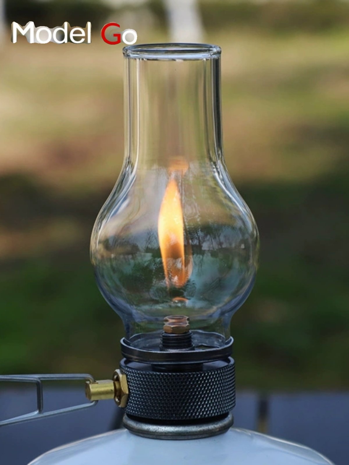 In-house camping lights, small candlelights are used to move the camp's light-gas atmosphere