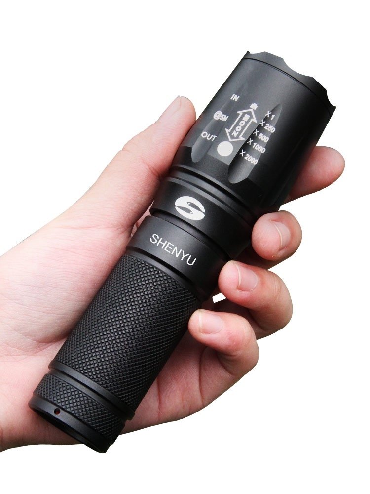 SQUIDDER FLASHLIGHTS CAN CHARGE SUPER-LIGHTED LEDS FOR LONG-RANGE OFF-THE-AIR EMERGENCY, SO YOU CAN CARRY MINI-SMALL