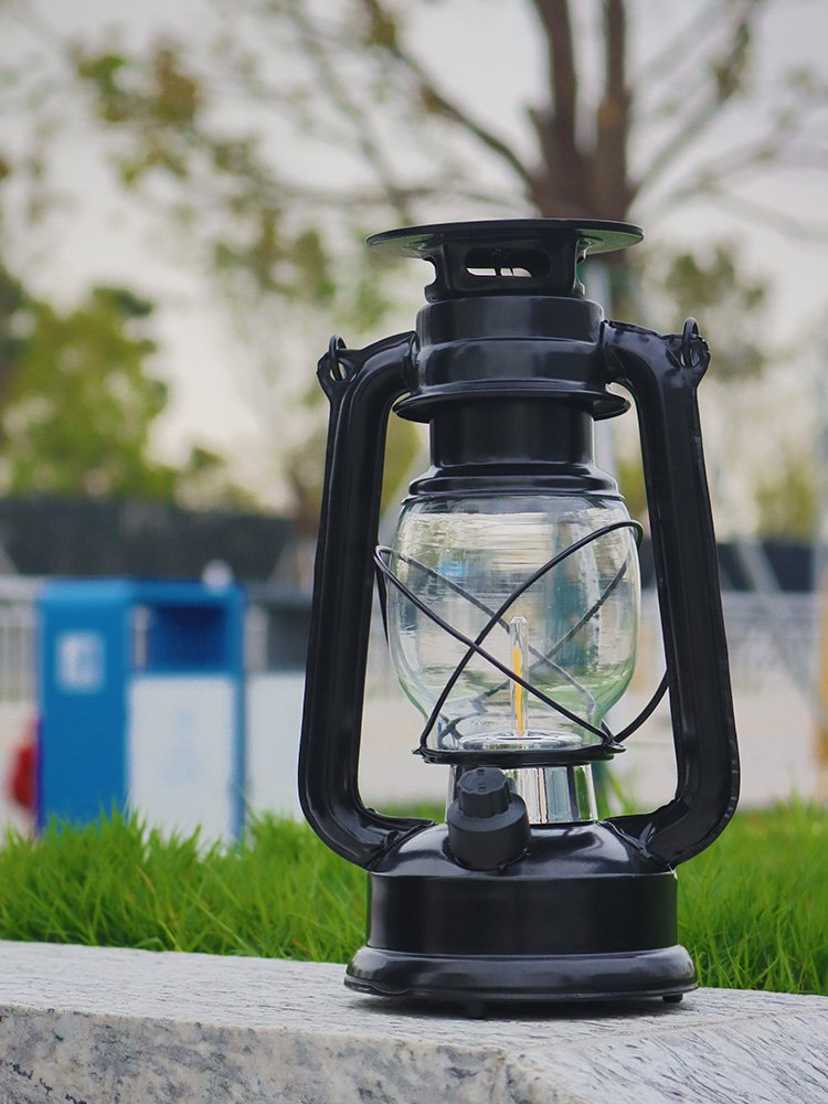 Solar outdoor and outdoor re-entry of waterproof camplights from the Gumma garden yard, multi-purpose hand-held light