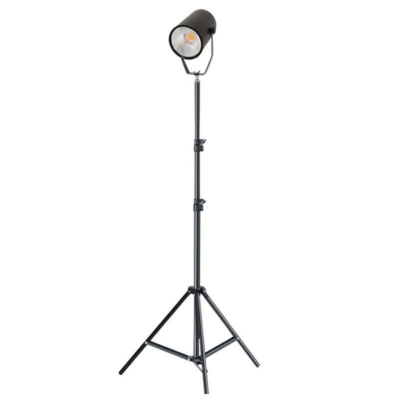 LED-CHARGED LEDS AT NIGHT MARKET STAND-UP OF EMERGENCY CAMP LIGHTING OUTSIDE THE TABLE
