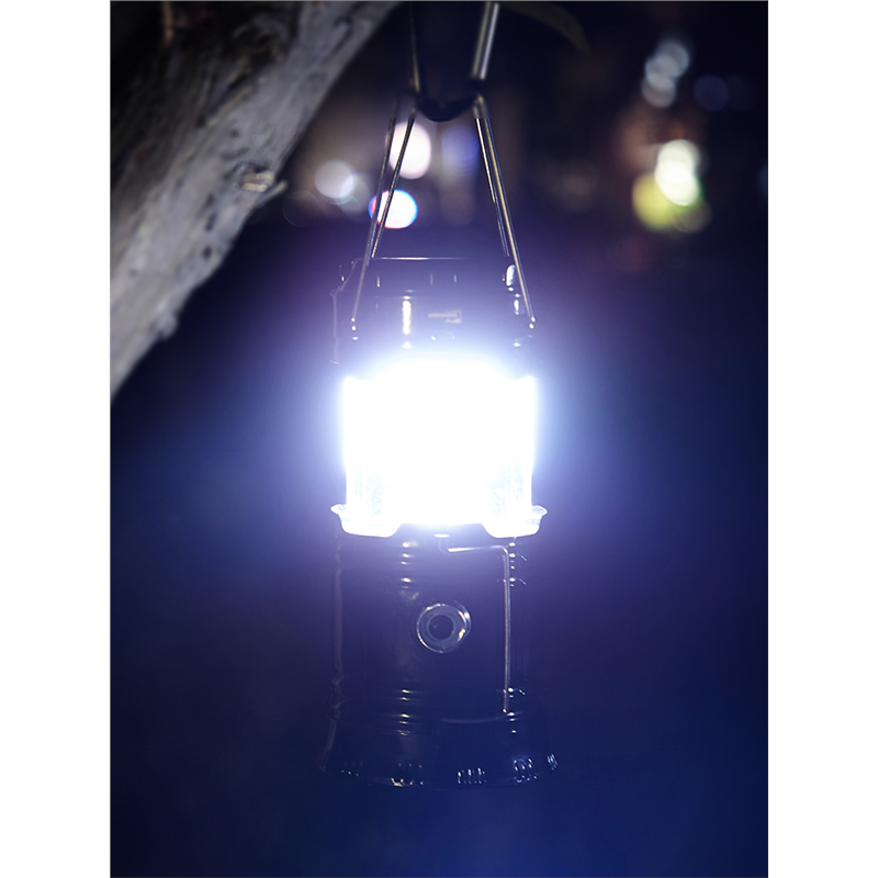 Solar outdoor camping lights are extended to recharging wild old hand-held tents with household lighting