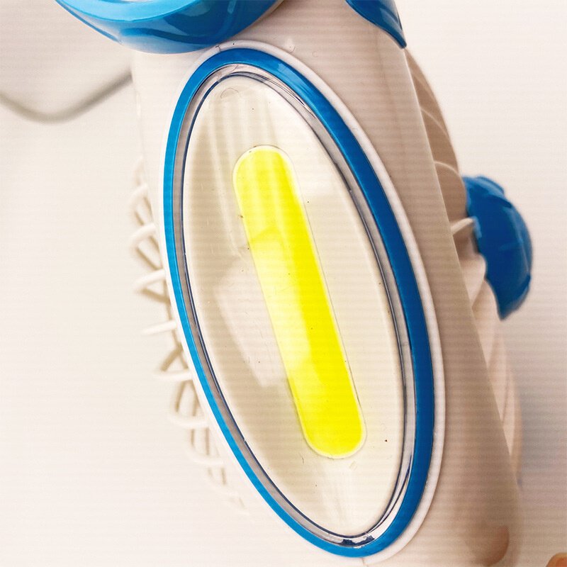 Two sets of wind camp lights, two sets of hand-held hand-held hand-held hand-held headlights