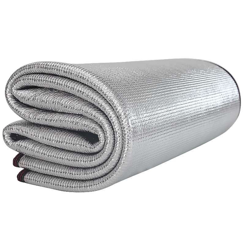 Beds for camping tents on a two-faced aluminium-film folding bed with a thick, tide-proof outdoor picnic mat