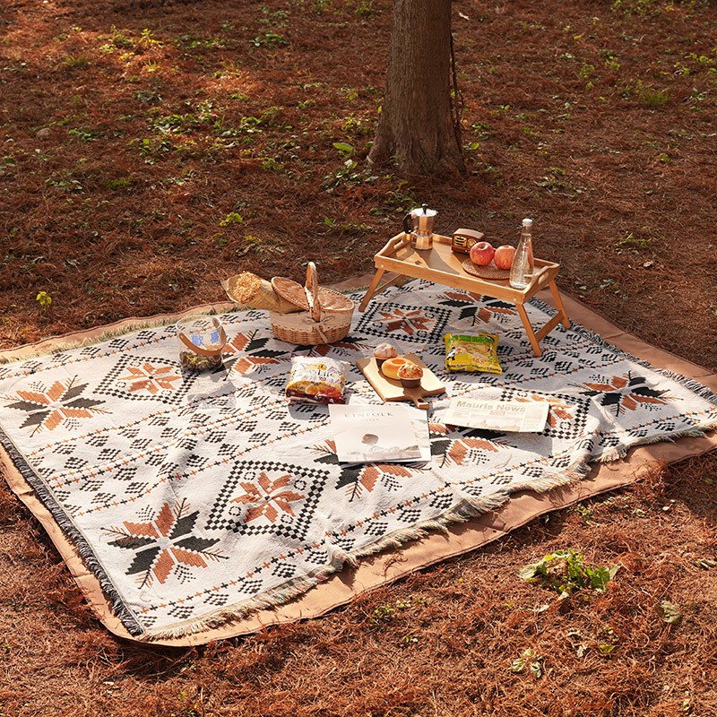 blanket for picnic pads with a thick bohemia tart