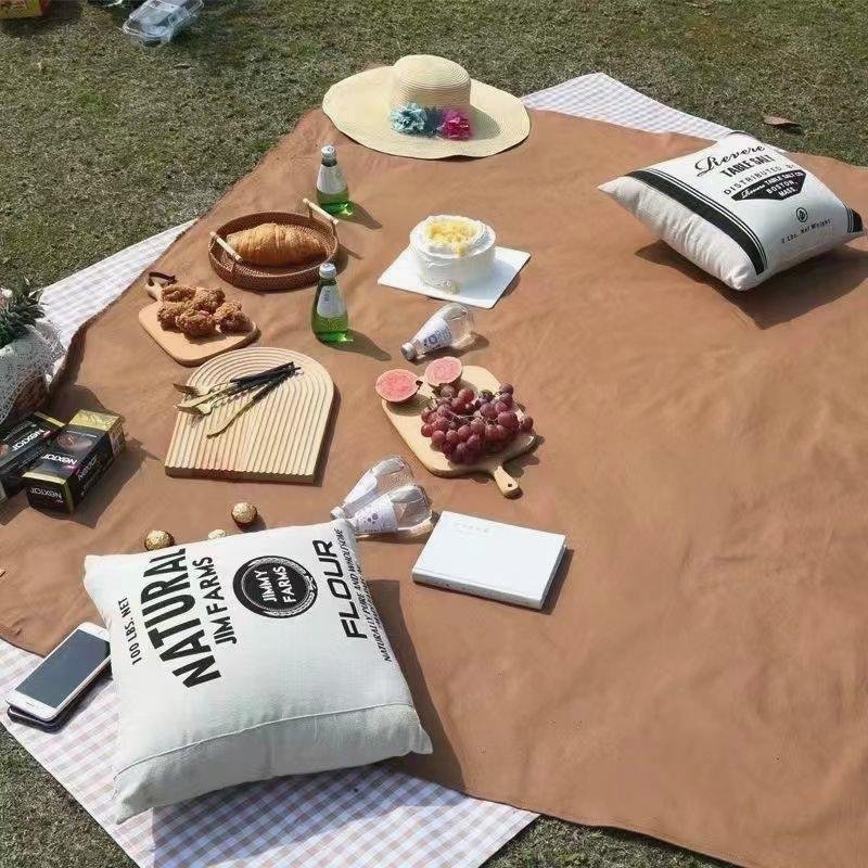 French outdoor, white picnic pads, camping blankets, beach tablecloths